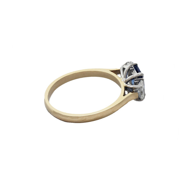 Sapphire & Diamond Ring in 18ct Gold