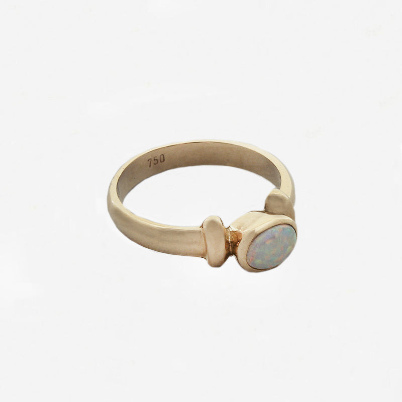 Opal Ring in 18ct Yellow Gold - Secondhand