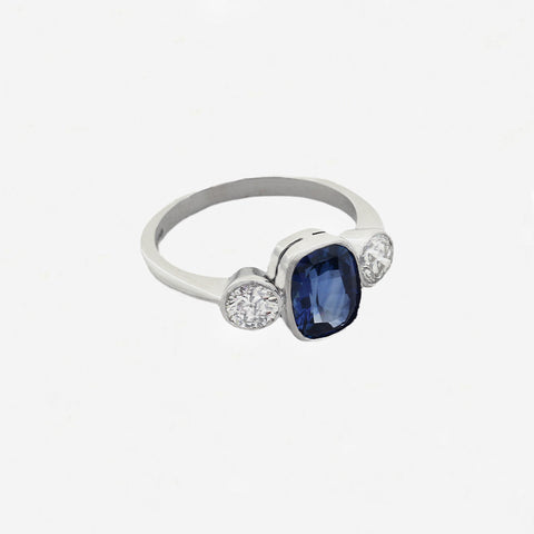 Sapphire & Diamond Ring in 18ct White Gold - Secondhand